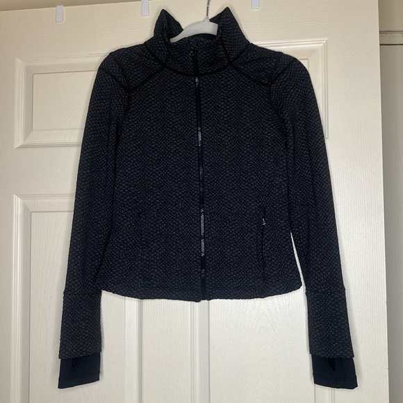 Under Armor Studiolux Women’s athletic Jacket - Picture 3 of 6